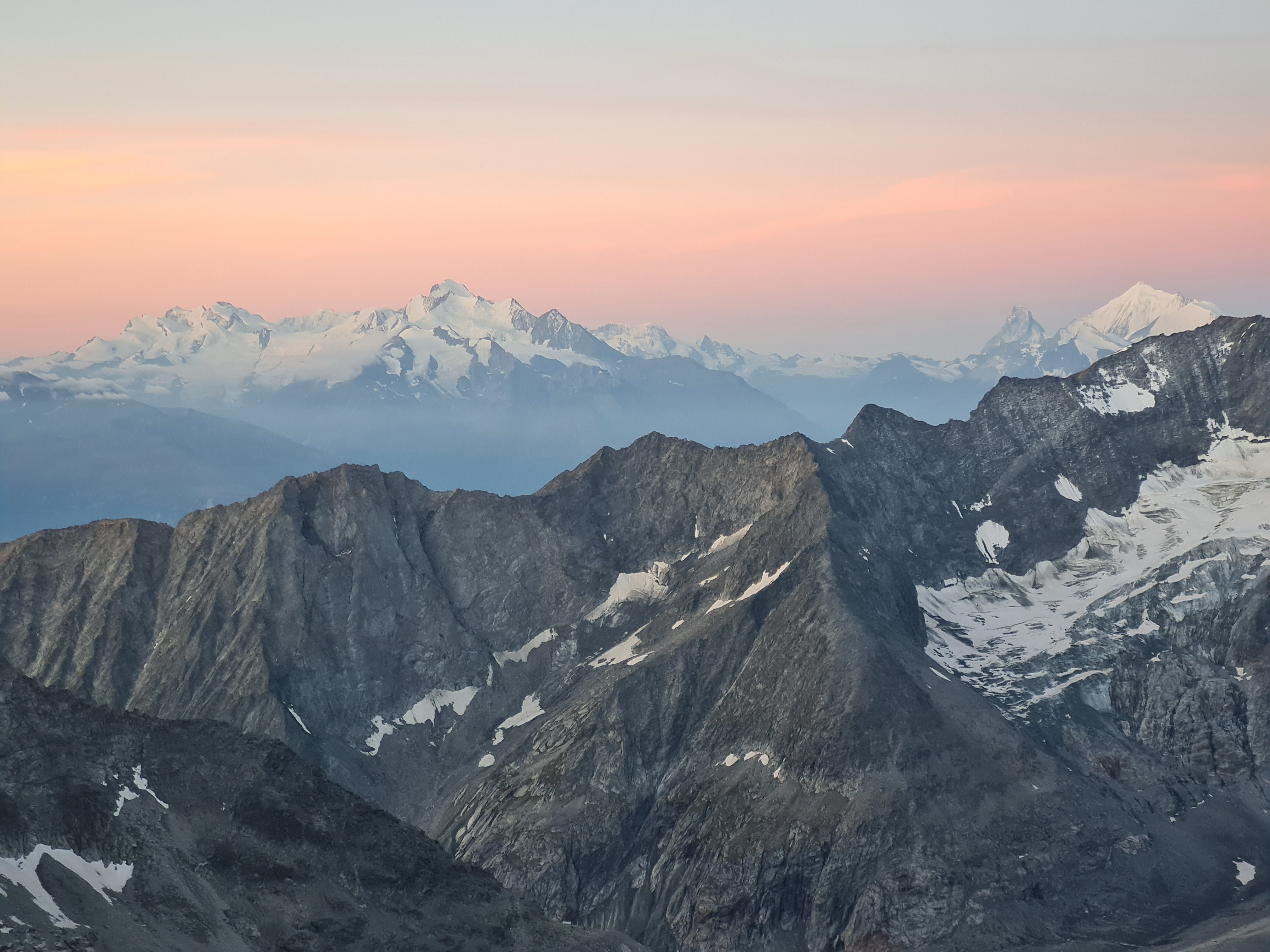 4. View towards the e Walliser Alpen
